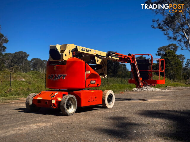 JLG E400AJPN Boom Lift Access &amp; Height Safety