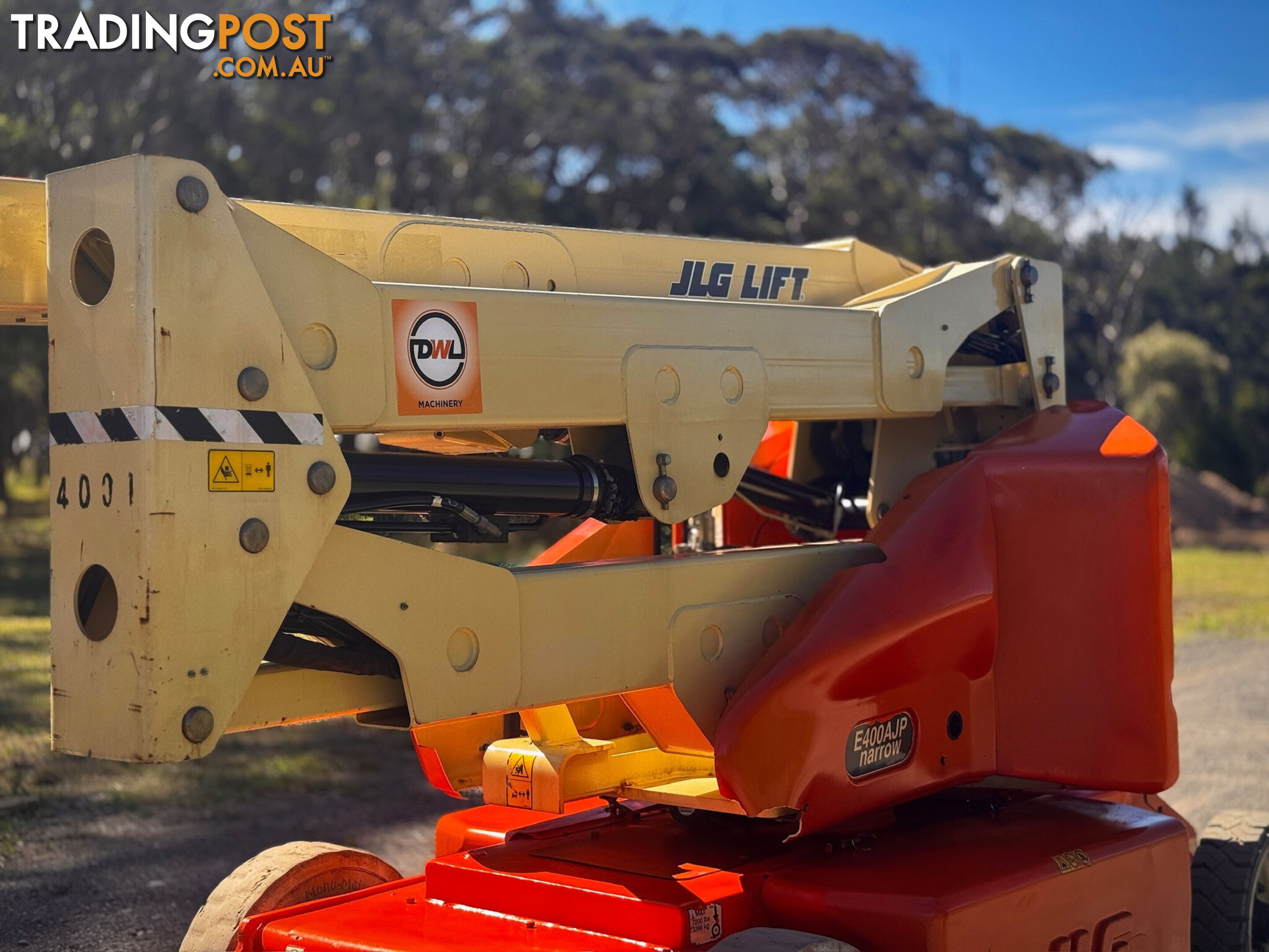 JLG E400AJPN Boom Lift Access &amp; Height Safety