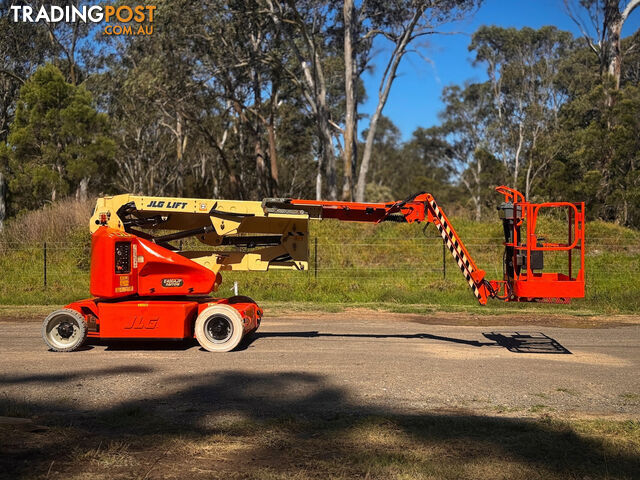 JLG E400AJPN Boom Lift Access &amp; Height Safety