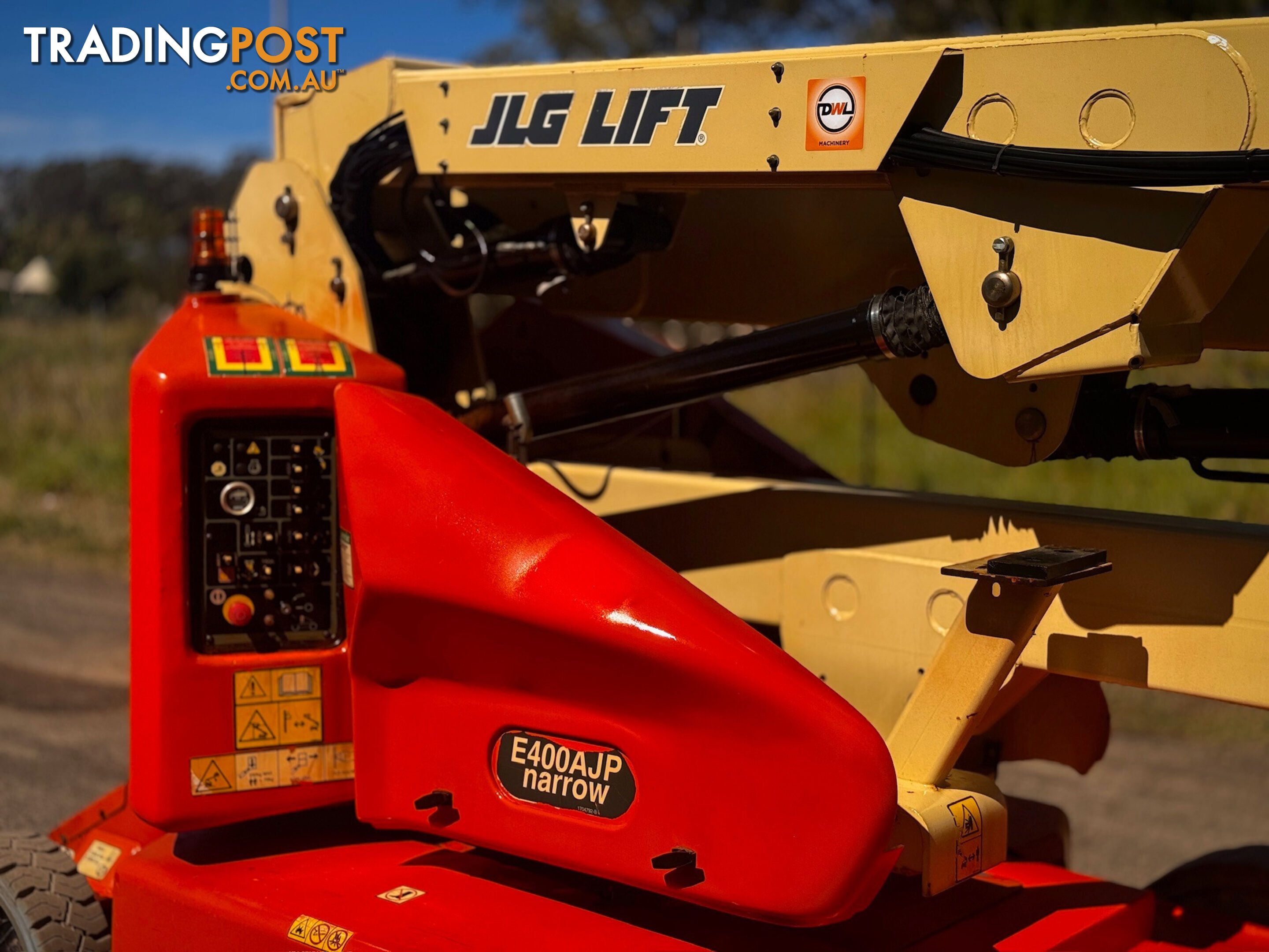 JLG E400AJPN Boom Lift Access &amp; Height Safety