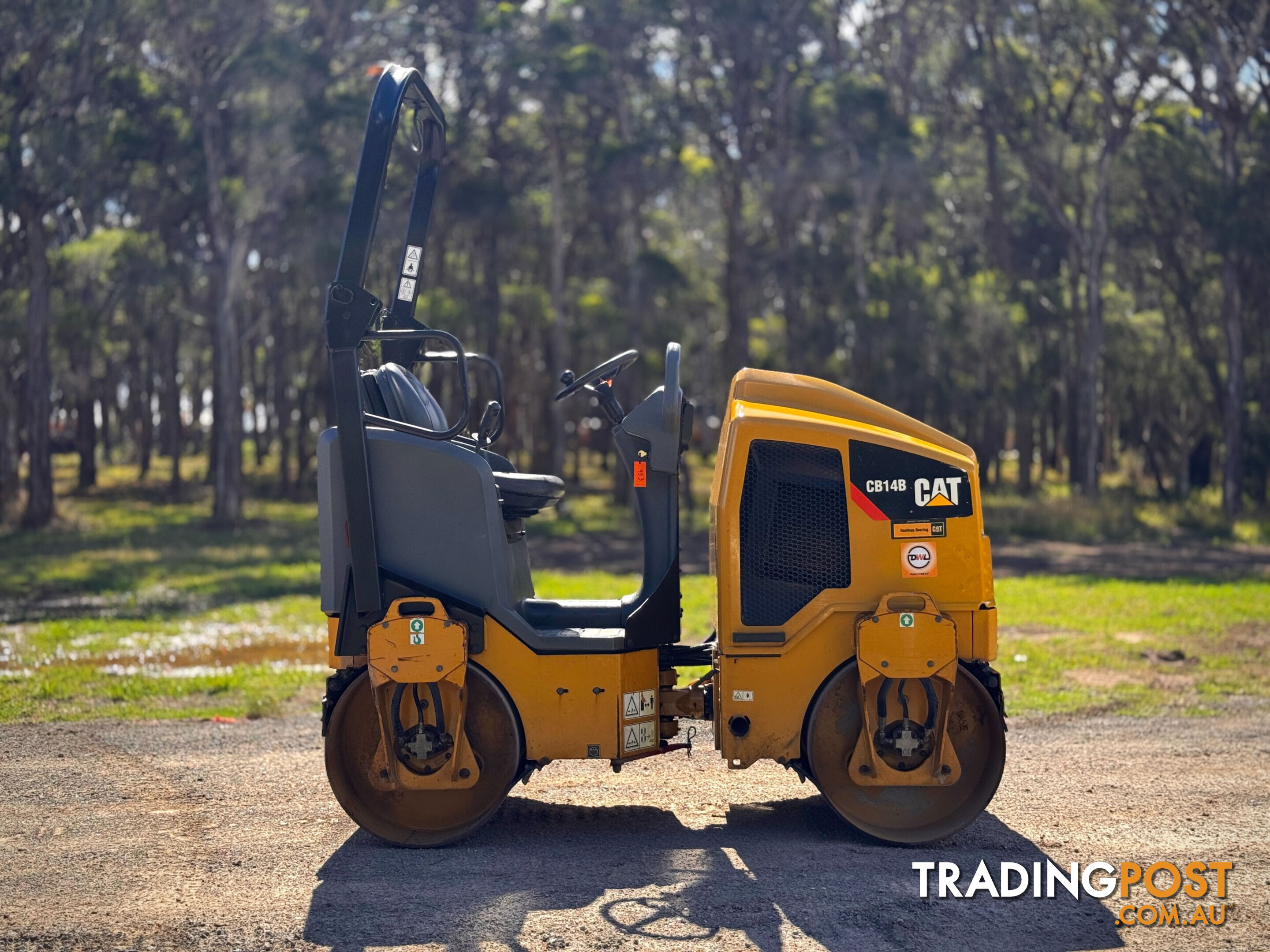 Caterpillar CB14 Vibrating Roller Roller/Compacting