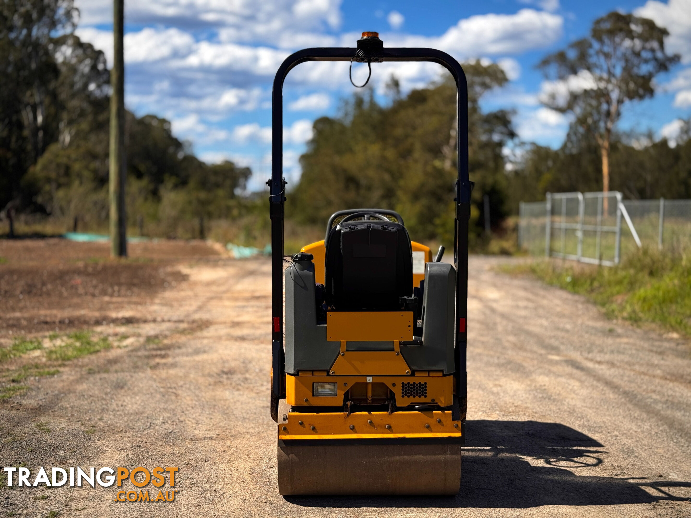 Caterpillar CB14 Vibrating Roller Roller/Compacting