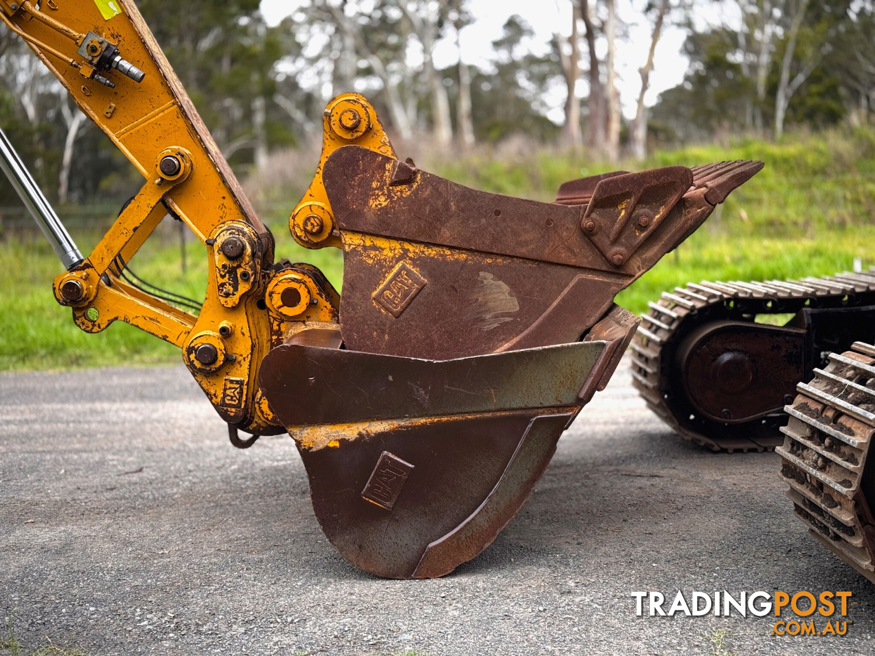 Caterpillar 323F Tracked-Excav Excavator