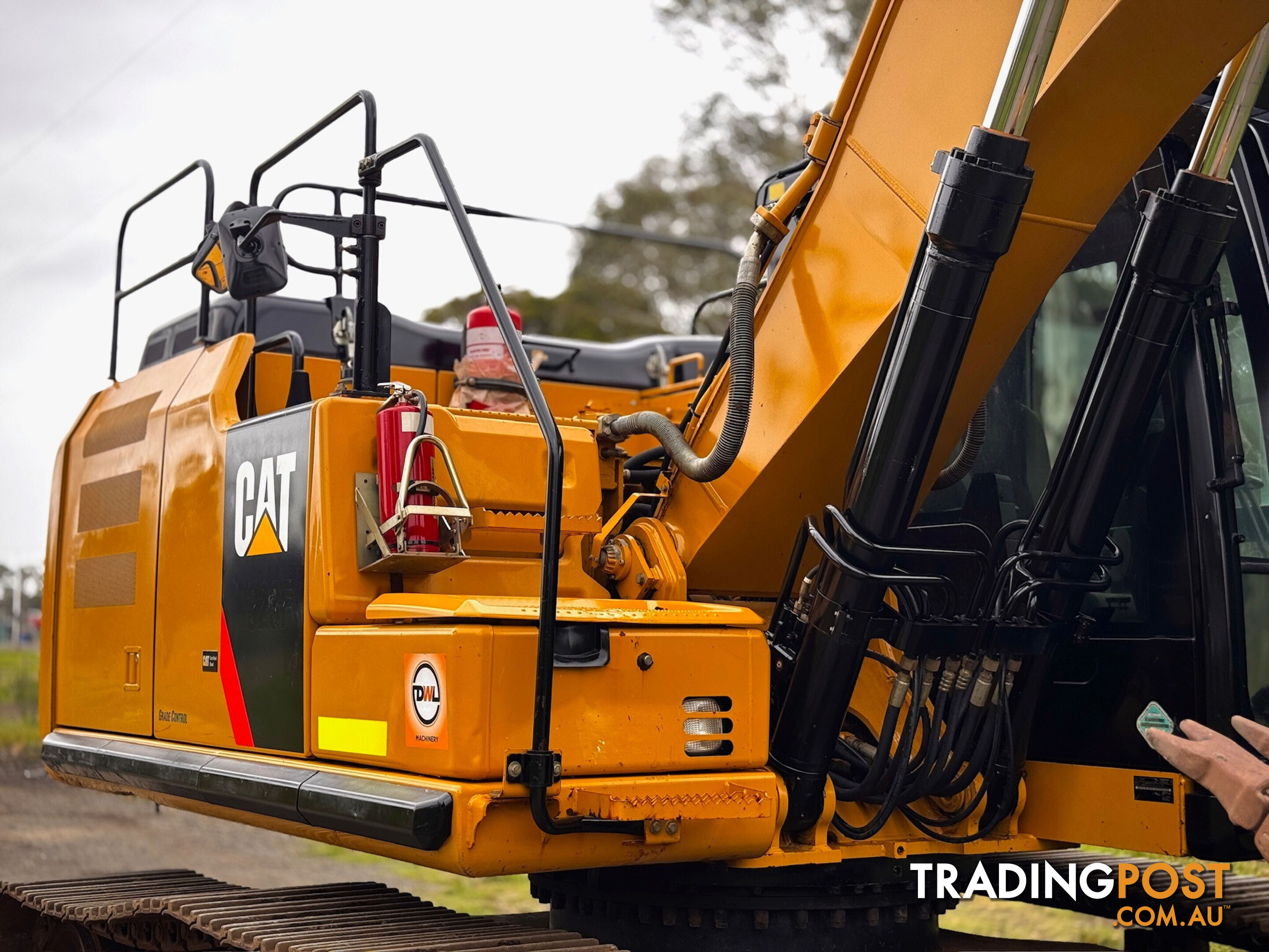 Caterpillar 323F Tracked-Excav Excavator