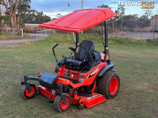 Kubota ZD1221 Zero Turn Lawn Equipment
