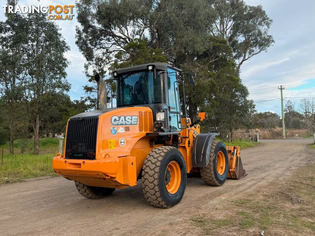 CASE 521F Loader/Tool Carrier Loader - photo 3 of 24