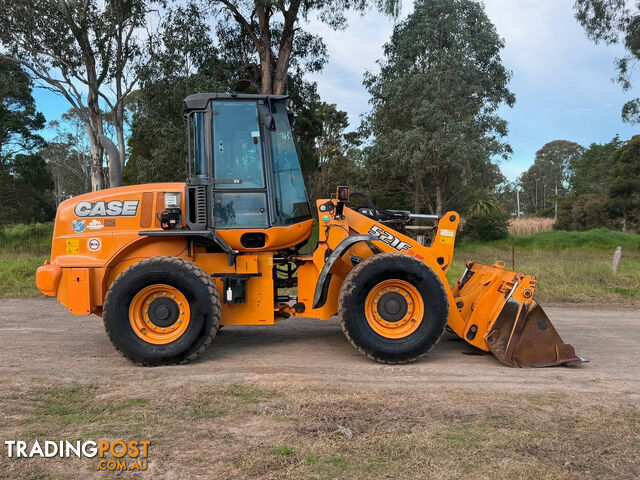 CASE 521F Loader/Tool Carrier Loader - photo 2 of 24