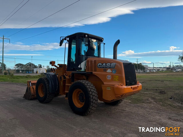 CASE 521F Loader/Tool Carrier Loader - photo 4 of 24
