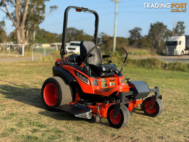 Kubota ZD1211 Zero Turn Lawn Equipment