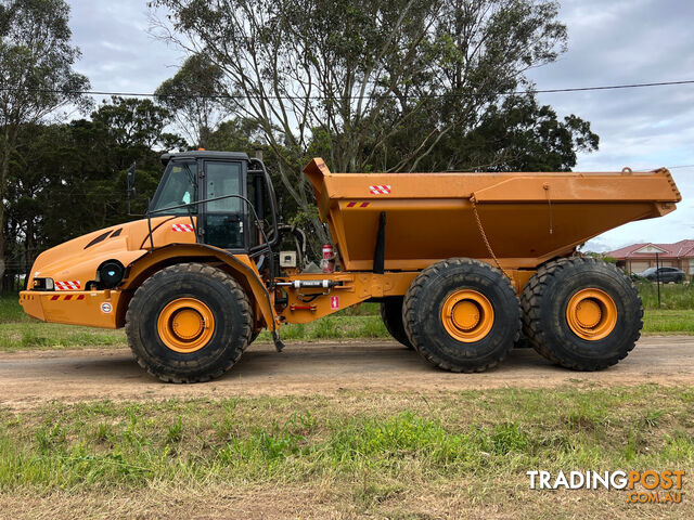 CASE 340 Articulated Off Highway Truck