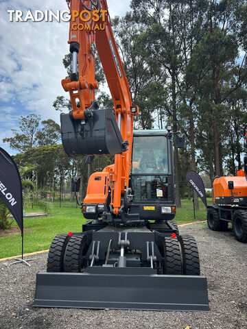 Develon DX55WE Wheeled-Excav Excavator - photo 3 of 6