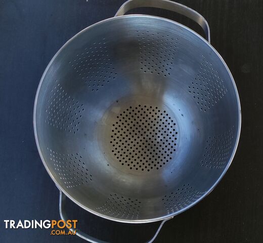 2 Stainless Steel Colanders