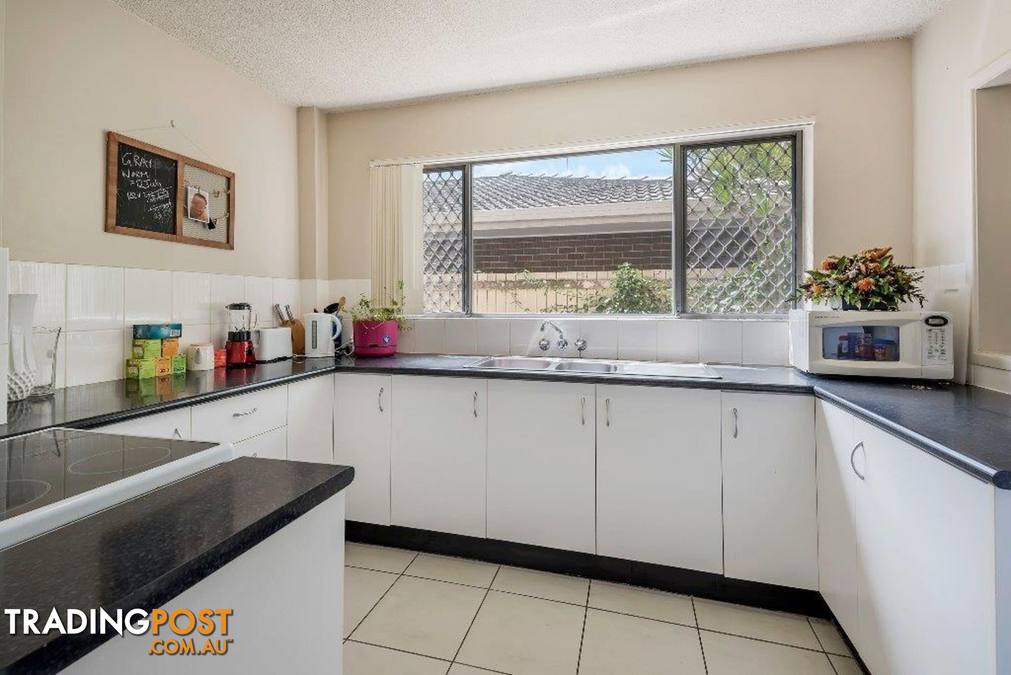 37 Burra Street CHEVRON ISLAND QLD 4217