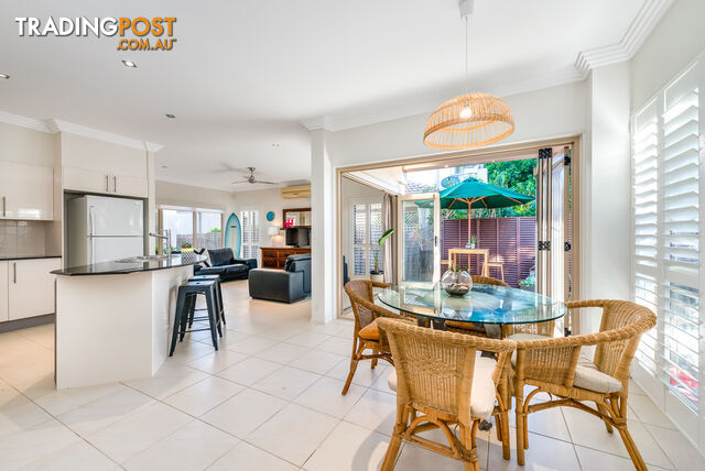 1/56 Bayview Street RUNAWAY BAY QLD 4216