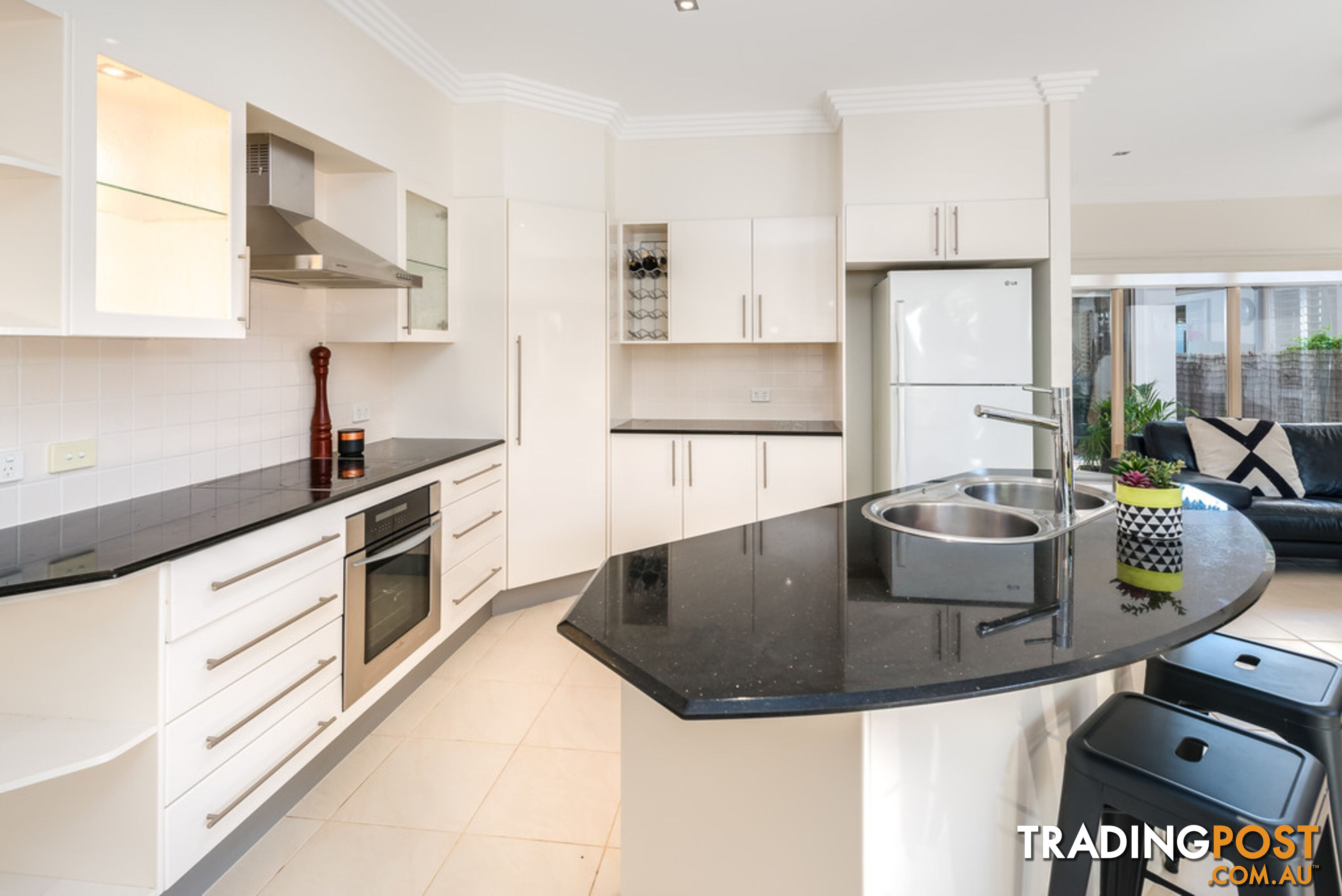 1/56 Bayview Street RUNAWAY BAY QLD 4216