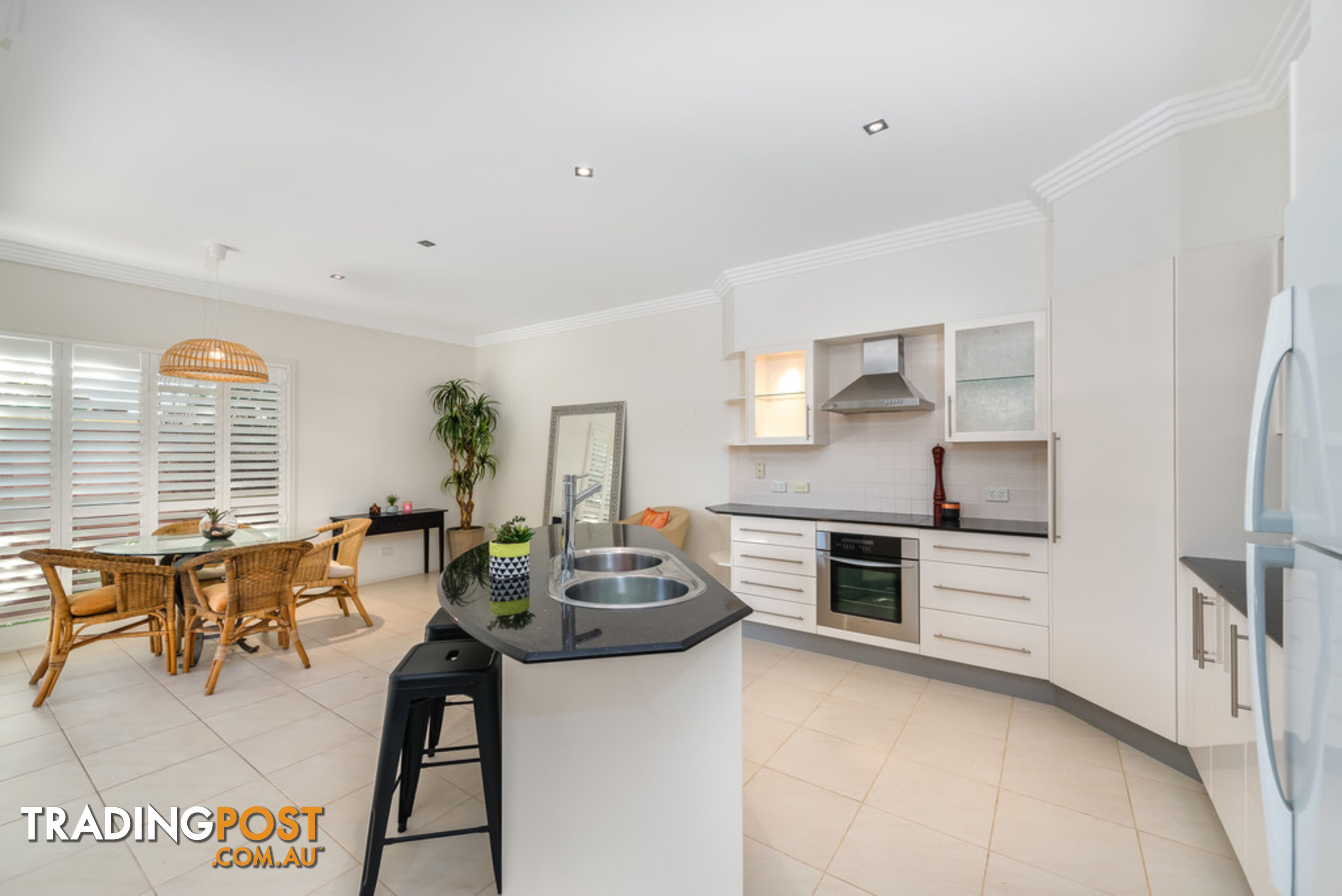 1/56 Bayview Street RUNAWAY BAY QLD 4216