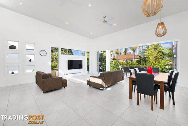 2/28 Blondell Avenue SURFERS PARADISE QLD 4217