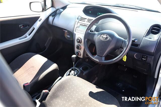 2005 TOYOTA YARIS YR AUTO HATCH