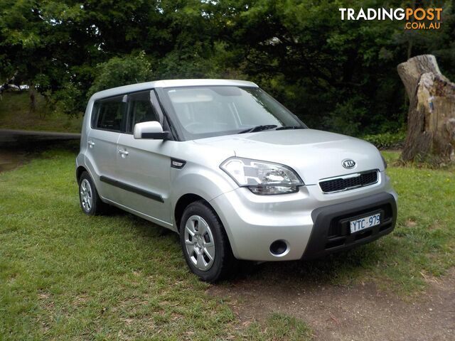 2010 KIA SOUL AM HATCHBACK - photo 2 of 20