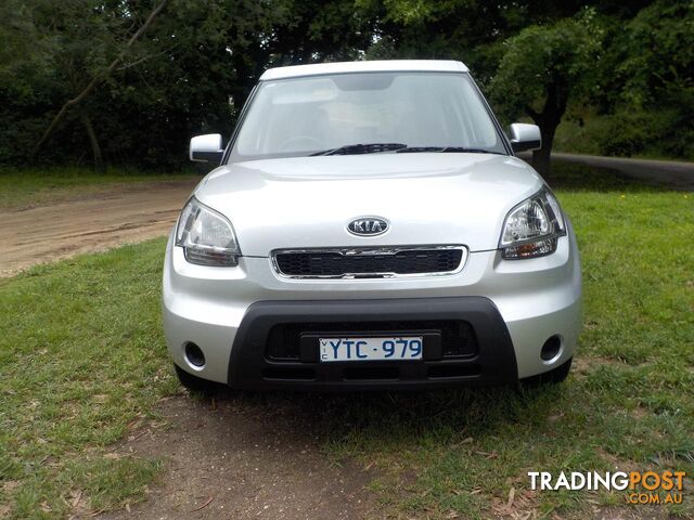 2010 KIA SOUL AM HATCHBACK - photo 3 of 20