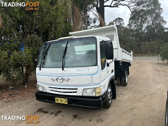 2001 MAZDA  T46000A