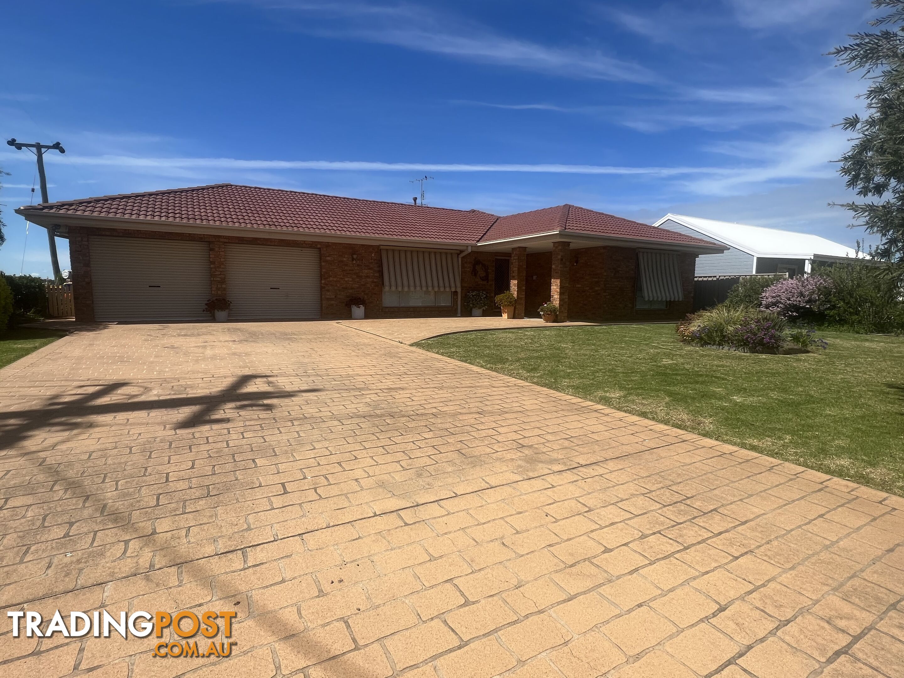 72 Howe Street Finley NSW 2713