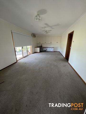 72 Howe Street Finley NSW 2713