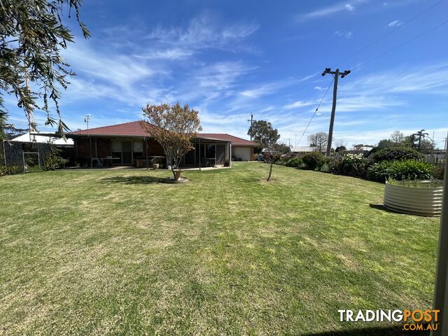 72 Howe Street Finley NSW 2713