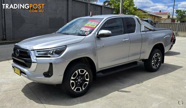 2021 TOYOTA HILUX 4X4 SR5 2.8L T DIESEL AUTOMATIC EXTRA CAB  