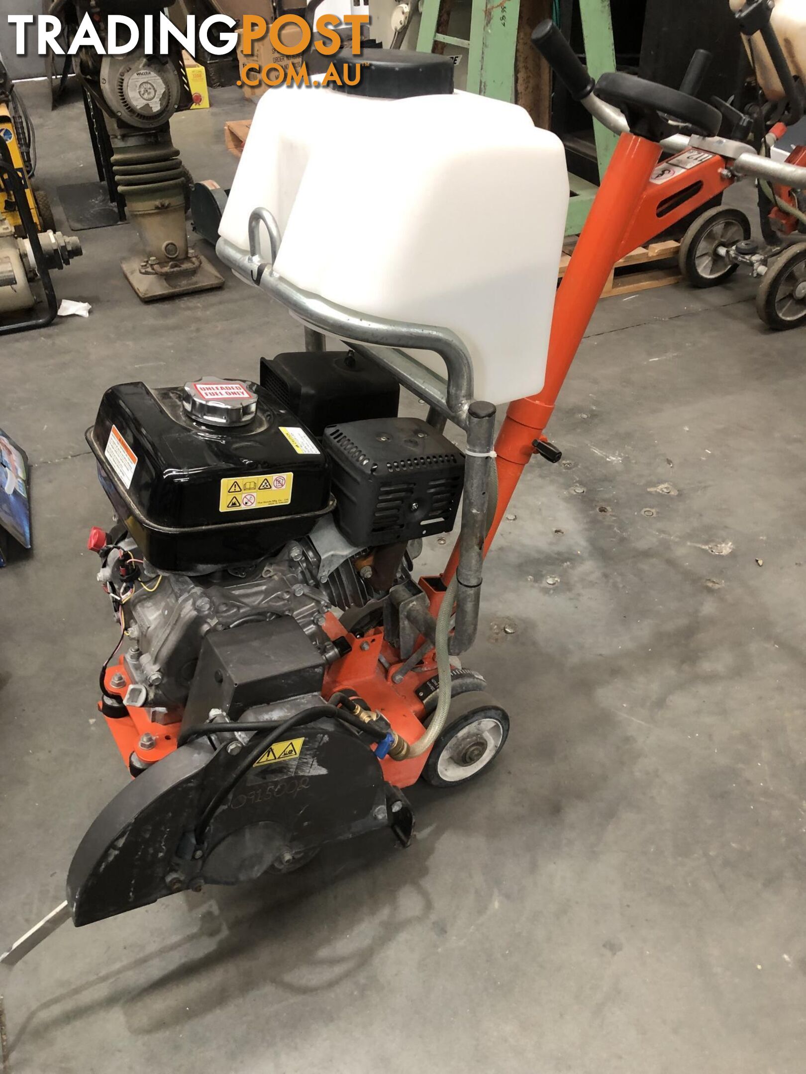 HUSQVUANA FS309 FLOOR SAW