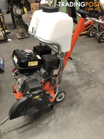 HUSQVUANA FS309 FLOOR SAW